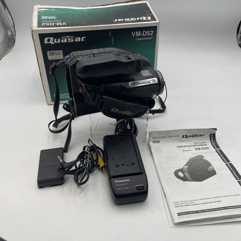 Quasar VM-D52 VHS Palmcorder 700x Zoom+Battery+Charger+AV Cable+Manual-TESTED